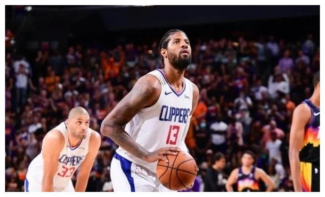  快船乔治复出首战砍下30分10篮板  